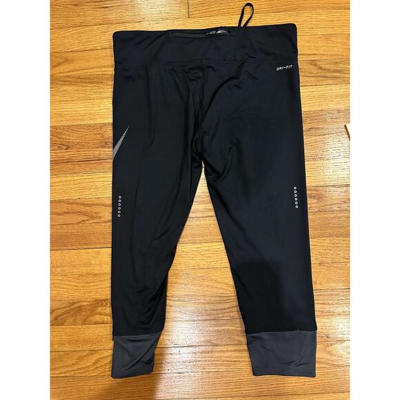 Nike Women's Size XL Black Capri Nike Swoosh Gray Cuffed Hem 3/4 Quarter Length - Picture 8 of 8